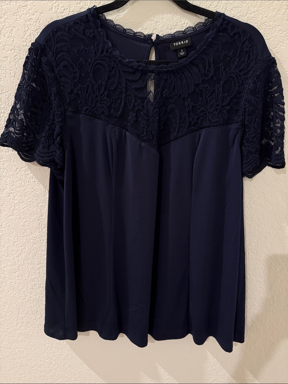 Torrid Navy Lace Yoke Short Sleeve Blouse Size 2